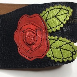 Betsey Johnson Rose Leather Zipper Belt vintage